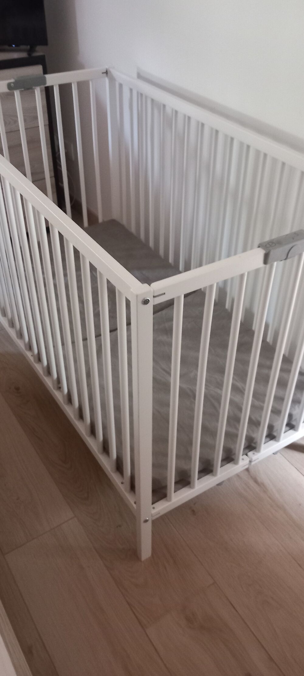 Lit bebe en bois massif pliable Pu�riculture