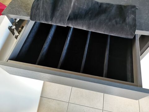 Buffet 2 portes laques 525 Aiffres (79)