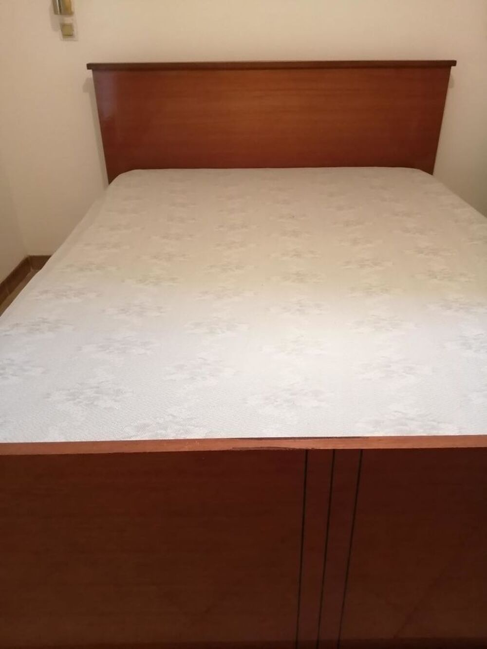 CHAMBRE A COUCHER Meubles