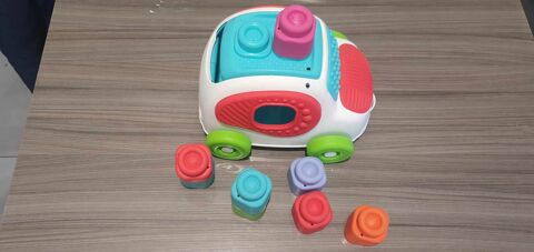 Voiture + cubes - Clemmy 7 Saint-Martin-d'H�res (38)
