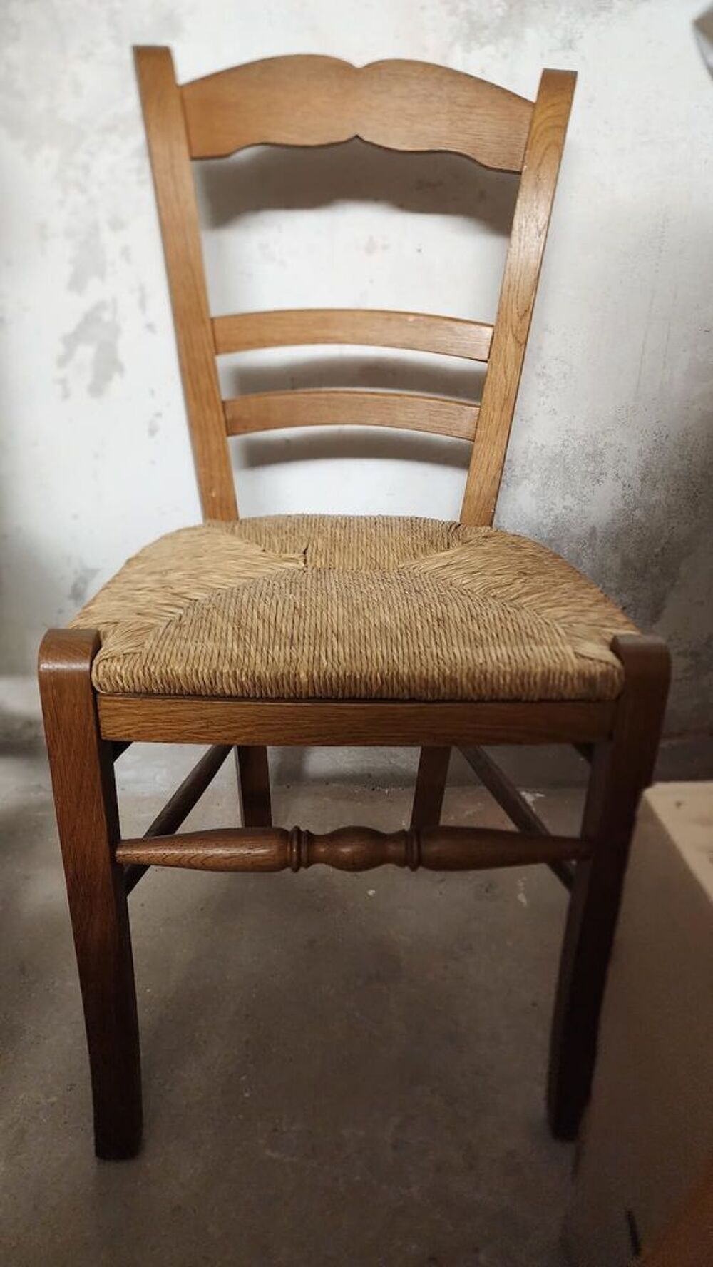  Quatre chaises en ch&ecirc;ne parfait &eacute;tats Meubles