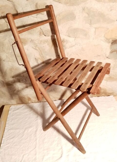 Chaise pliante ancienne. 40 Vierzon (18)