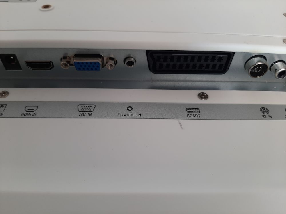 T&eacute;l&eacute;viseur blanc SHAUBLORENZ Photos/Video/TV