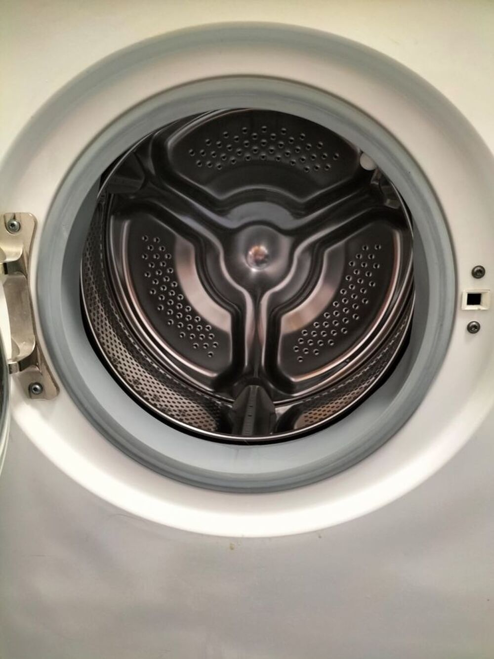 Machine &agrave; laver le linge de marque Brandt (r&eacute;f&eacute;rence Electroménager
