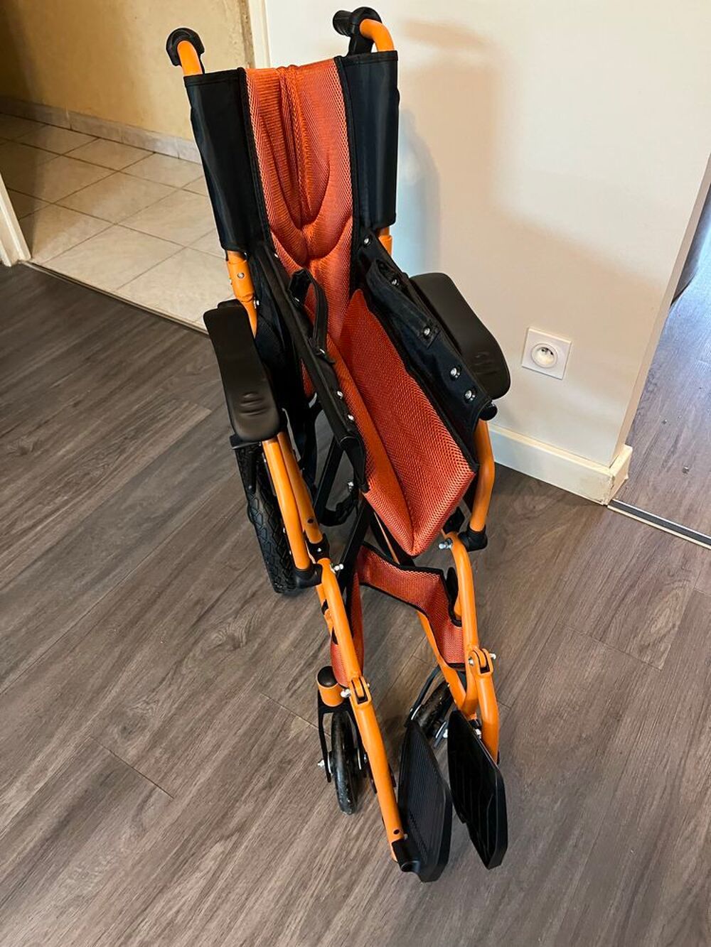 fauteuil roulant pliable Meubles