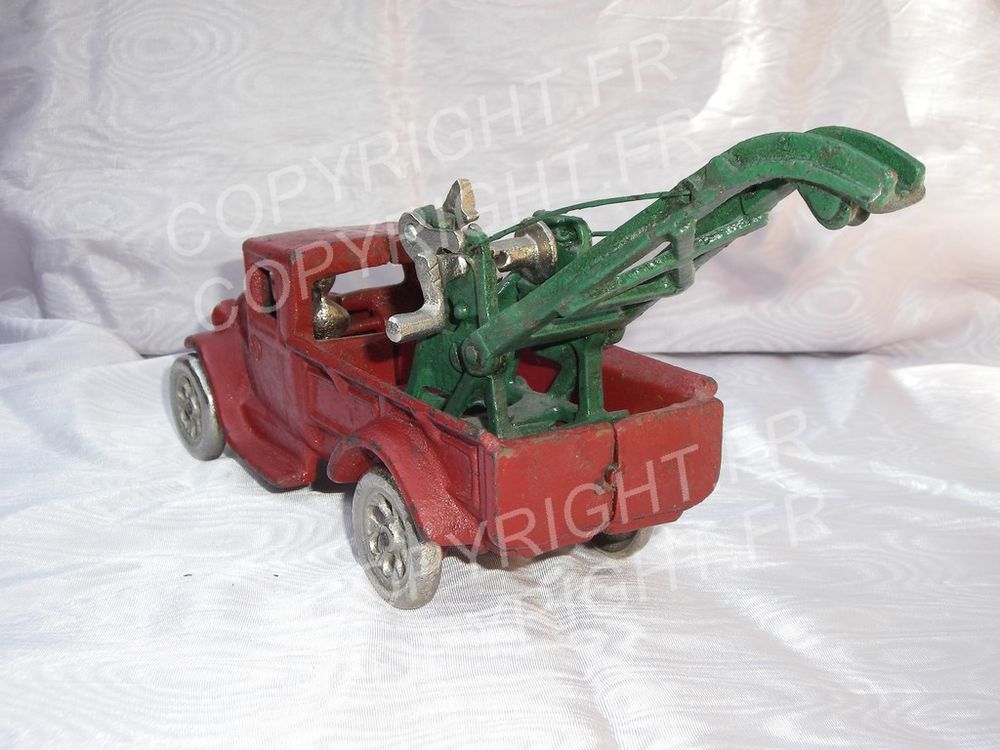 ARCADE IRON CAR D&Eacute;PANNEUSE FORD T en fonte Jeux / jouets