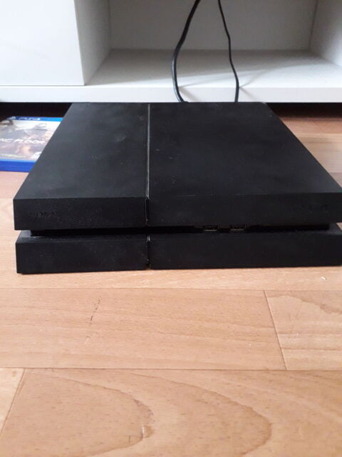 Ps4 slim 1To avec 2 manettes 280 Lille (59)