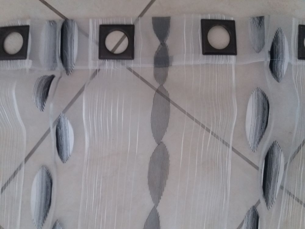 Rideaux Voile Blanc gris noir &agrave; Motifs avec oeillets carr&eacute;s Décoration