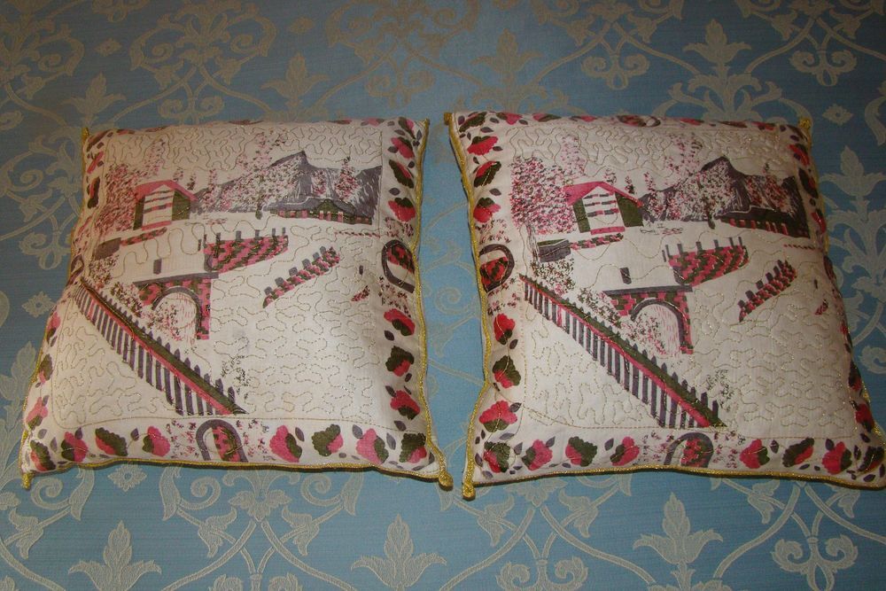 Lot de 2 coussins - vintage ann&eacute;es 1980	
Décoration