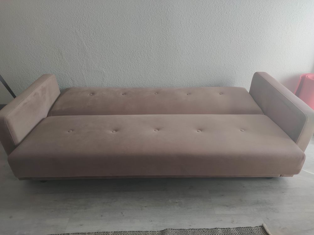Grand canap&eacute; vieux rose convertible et coffre int&eacute;gr&eacute; Meubles