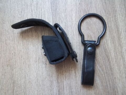 lot 2 étuis équipement accessoires militaire Valognes (50)