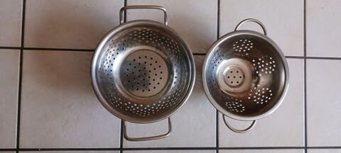 DEUX PASSOIRES INOX . 10 Fr�vent (62)