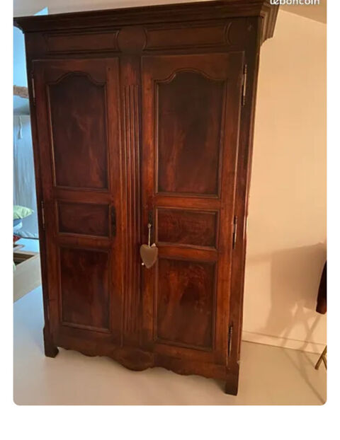 Armoire ancienne  190 Lentilly (69)