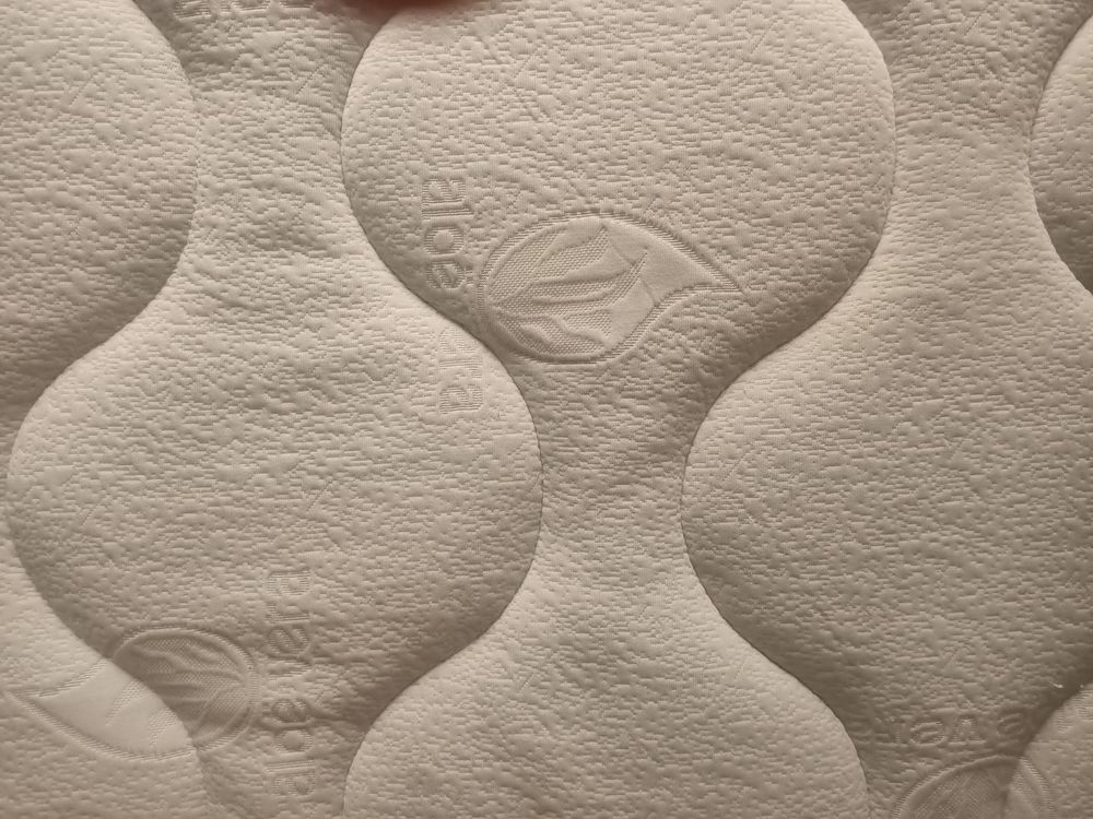 Matelas 90 x 190 origine Habitat m&eacute;moire de forme Meubles