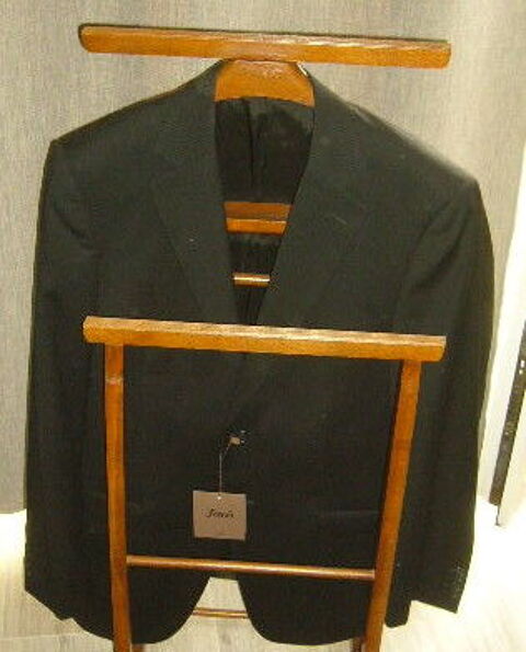 costume 2 pi�ces homme 48/50 gris fonc� neuf 35 Versailles (78)