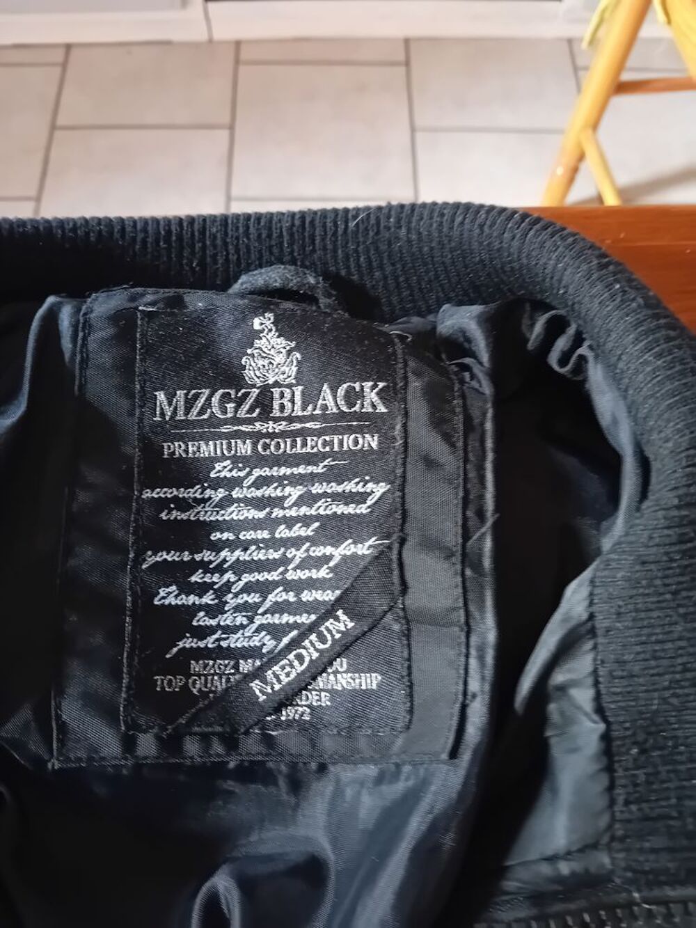 veste genre parka de belle qualit&eacute; , Vêtements