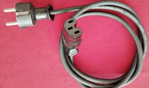 C�ble d'alimentation noir 1,15m 220 volts .� rainure d�tromp 5 Pontoise (95)