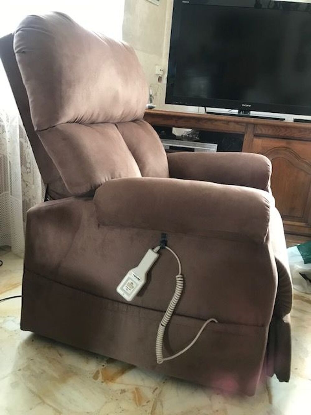 Fauteuil releveur &eacute;lectrique - &eacute;tat neuf - &agrave; r&eacute;cup&eacute;rer (95) Meubles
