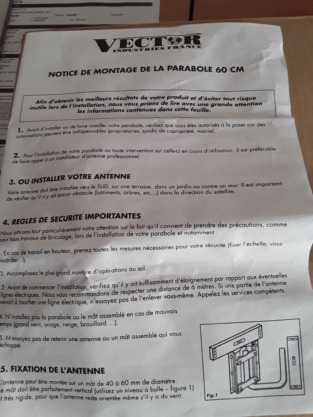 Support pour parabole neuf " Marque VECTOR" Photos/Video/TV
