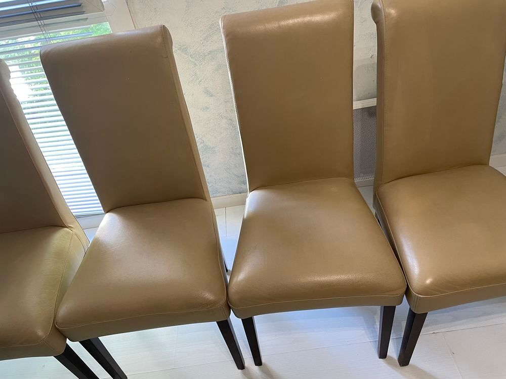 Lot 4 chaises en cuir v&eacute;ritable 4 pieds Meubles