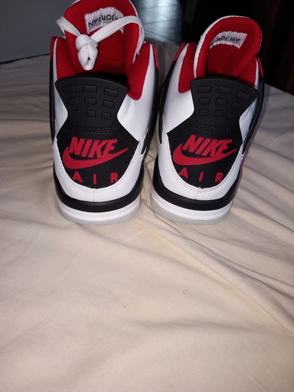 Air jordan 4 rouge blanc noir Chaussures