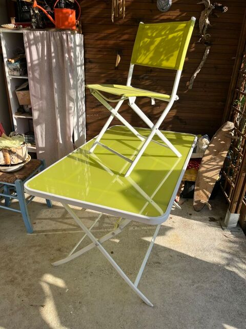 TABLE DE JARDIN ET SES 4 CHAISES  70 Montauban (82)