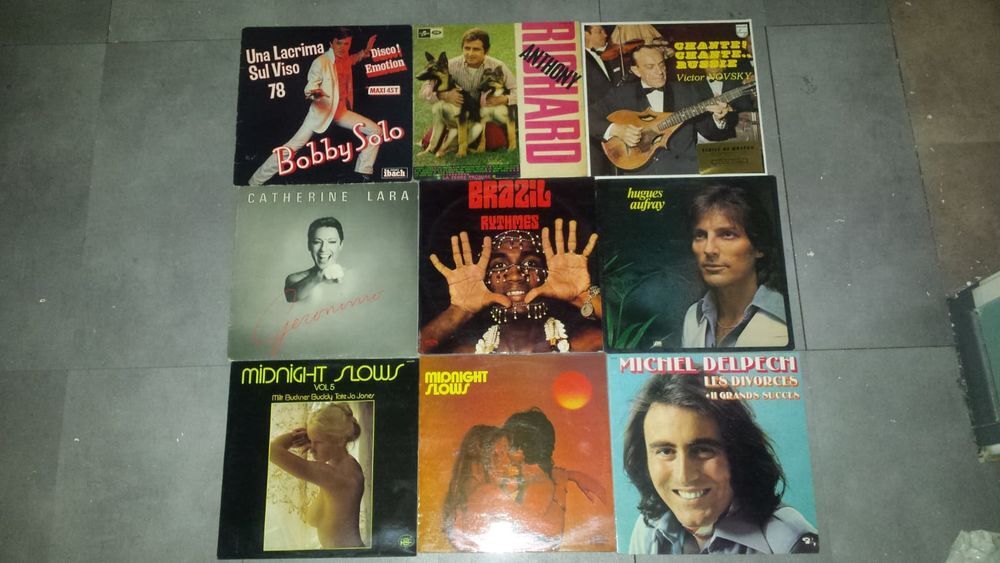 LOT DE 81 DISQUES VINYLES 33T CD et vinyles