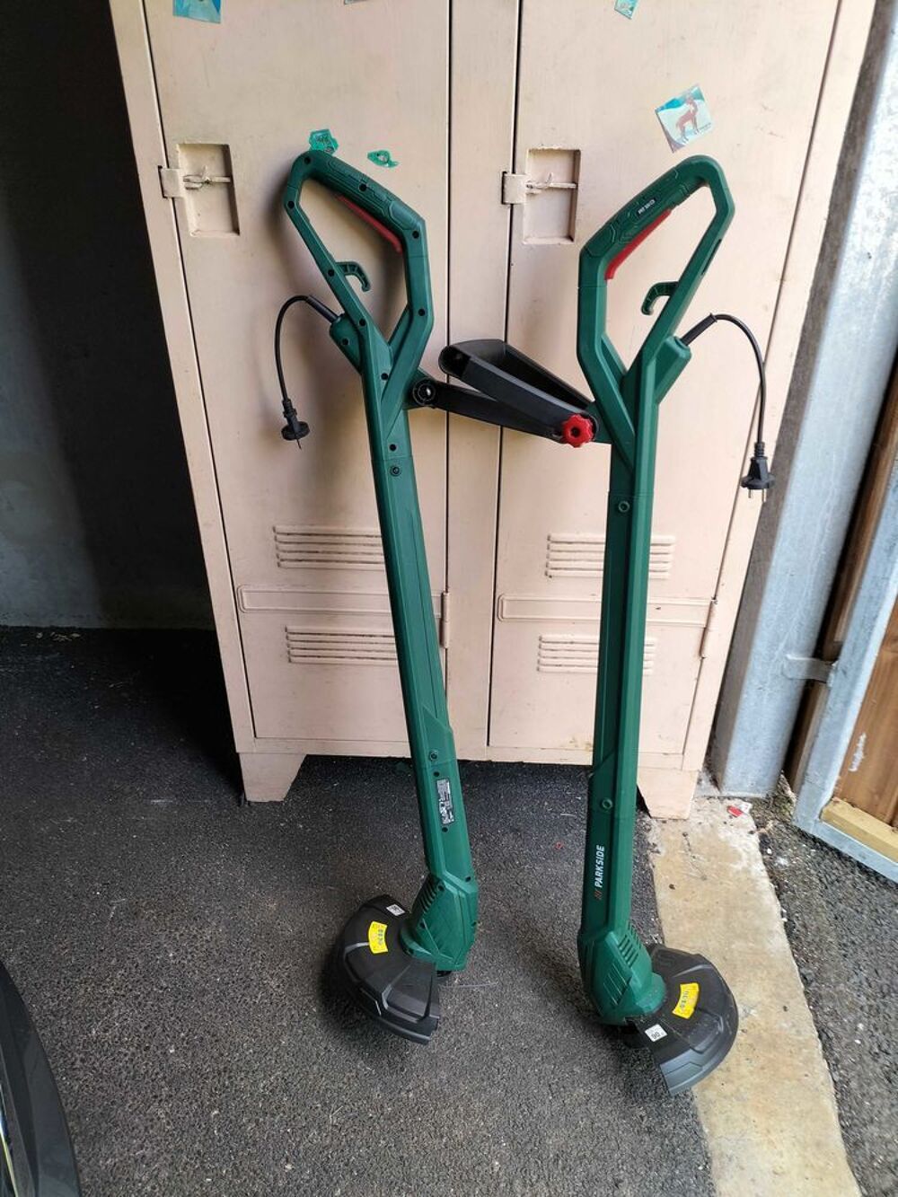 Coupe-bordures Electrique. Jardin