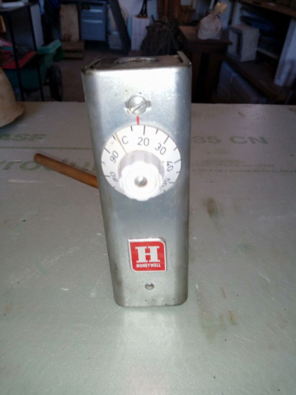Thermostat d'applique a bulbe marque HONNEWEL Bricolage