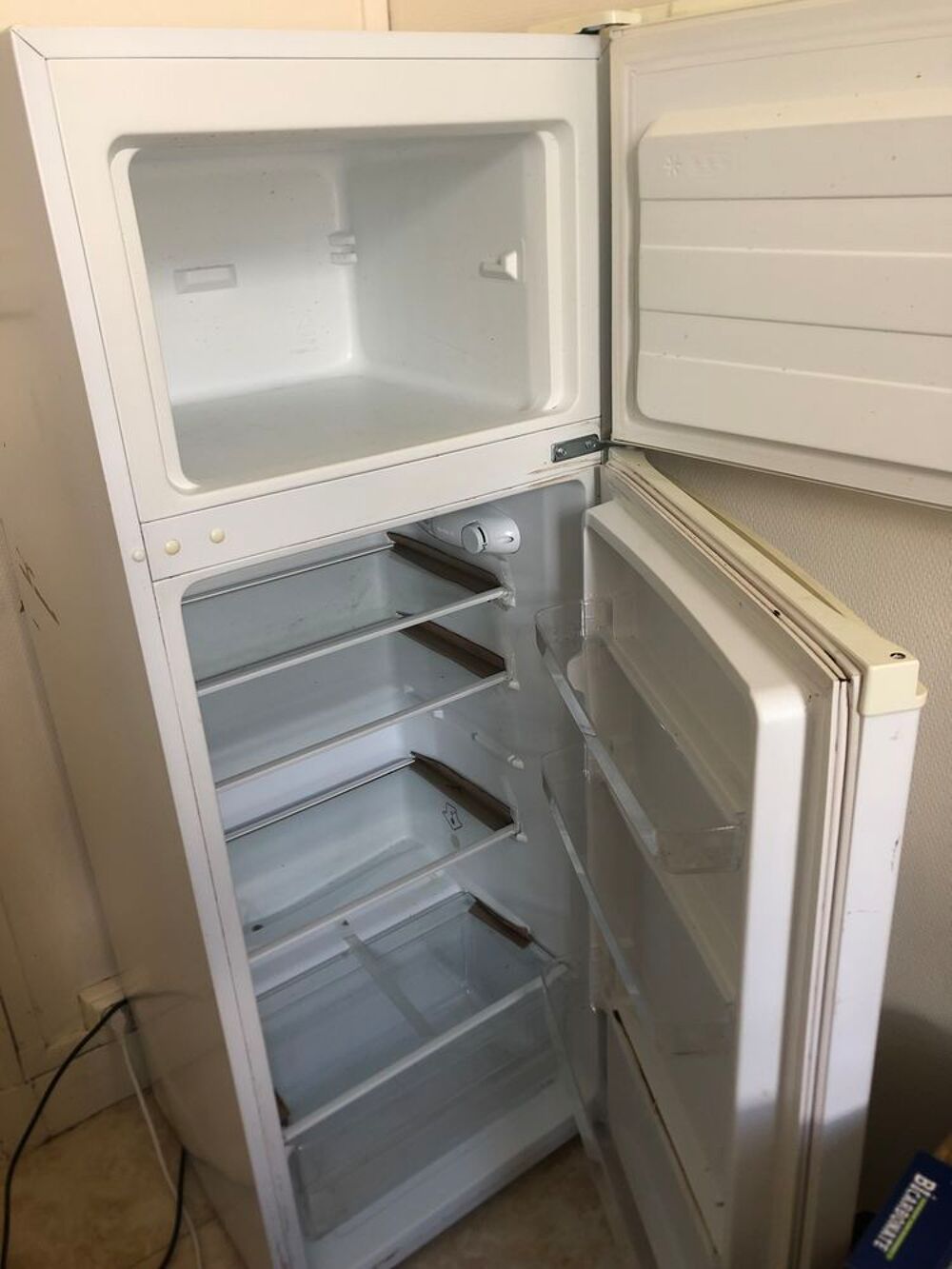 Vendre ensemble de muebles et &eacute;lectrom&eacute;nagers 400€ Electroménager