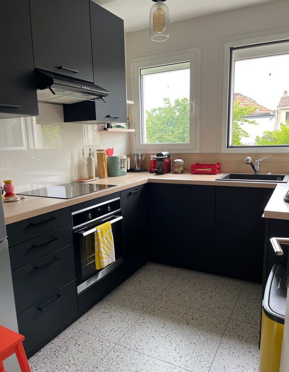 Vente Appartement BORDEAUX CHARTRONS - T4 entièrement rénové, garage/buanderie Bordeaux