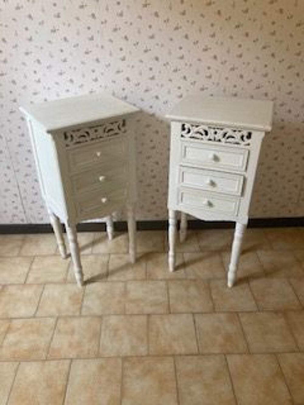 2 Tables de chevet Meubles