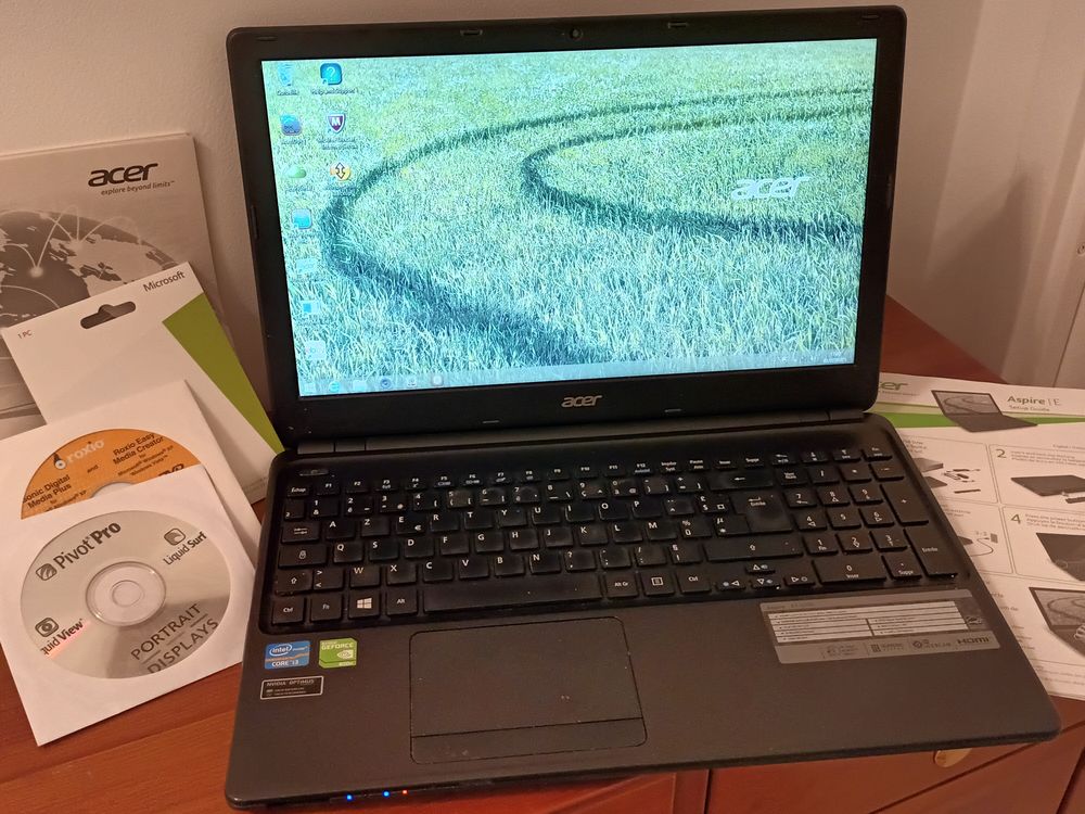 Ordinateur portable ''ACER'' &amp; cha&icirc;ne st&eacute;r&eacute;o ''SONY''.
Matériel informatique