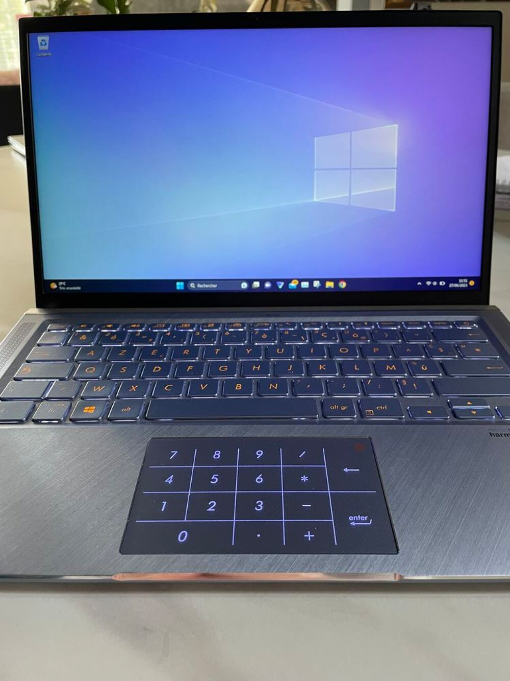 Ordinateur portable Asus Zenbook id&eacute;al pour les &eacute;tudiants Mat�riel informatique