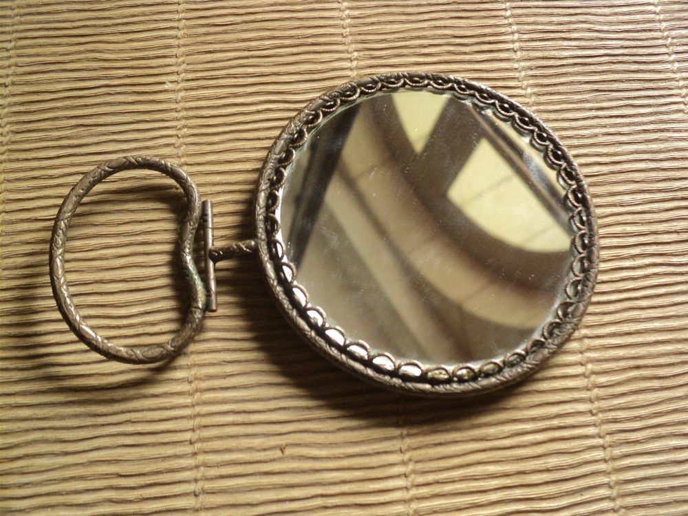 Petit Miroir Biseaut&eacute;e Face &agrave; Main M&eacute;tal Bronze Laiton XIXe Bijoux et montres