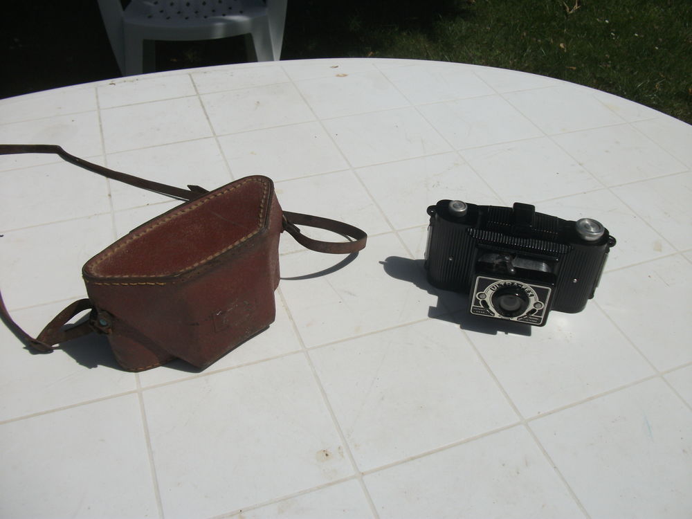 TRES BEL APPAREIL PHOTO "ULTRA FEIX" ((1950) 