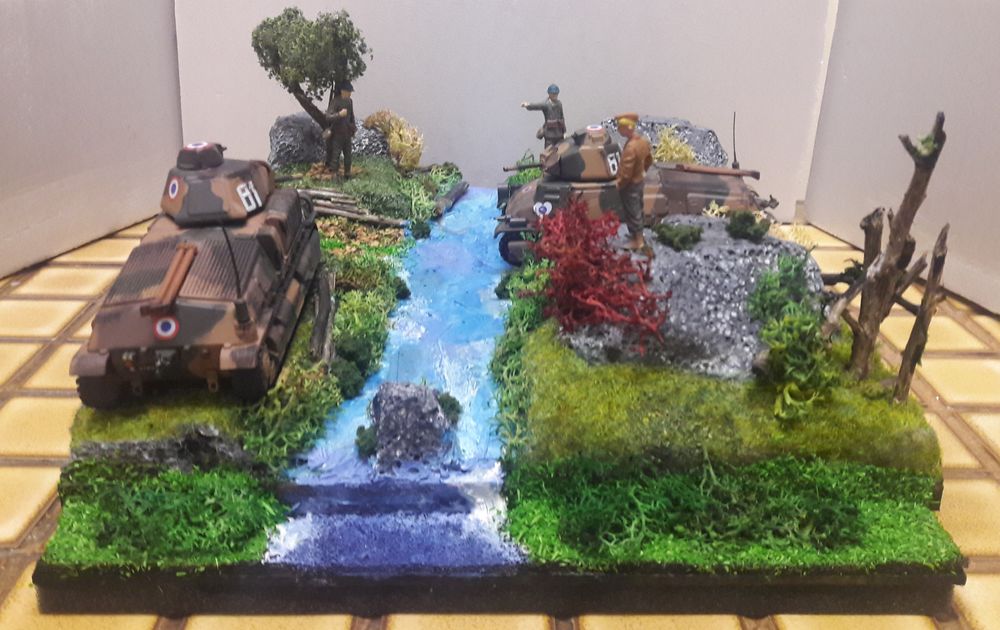 Diorama "Chars Fran&ccedil;ais dans la campagne" 