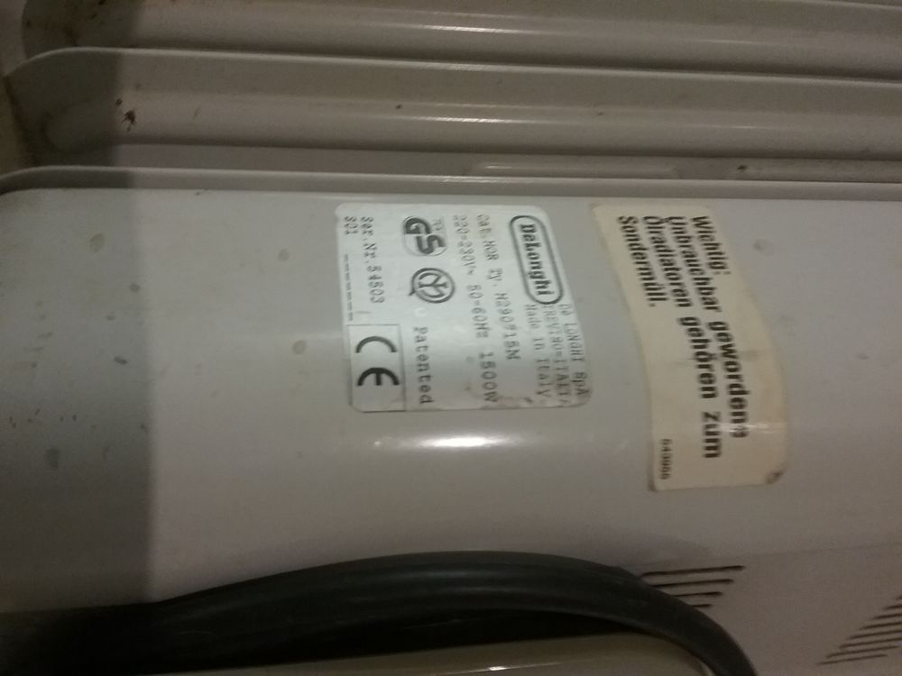 Petit radiateur Delonghi &eacute;lectrique et sur roulettes. Bricolage