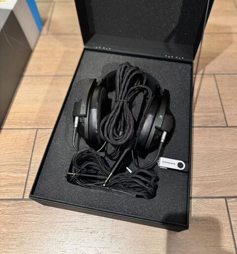 Sennheiser HD 820 comme neuf, emballage et facture d'origine 600 Chteauneuf-Val-de-Bargis (58)