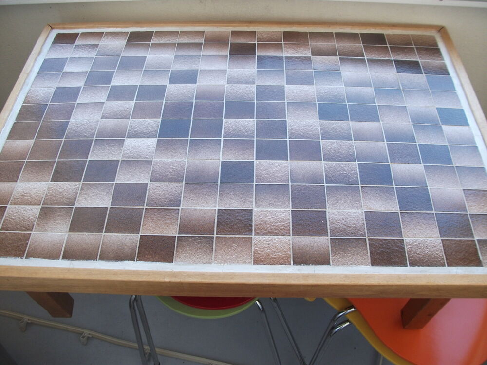 Table basse carrel&eacute;e Meubles