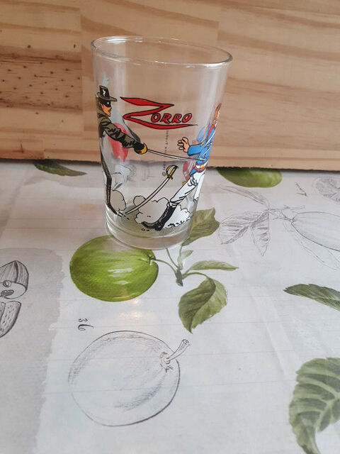 verre Zorro vintage 
made in france  5 Aubvillers (80)