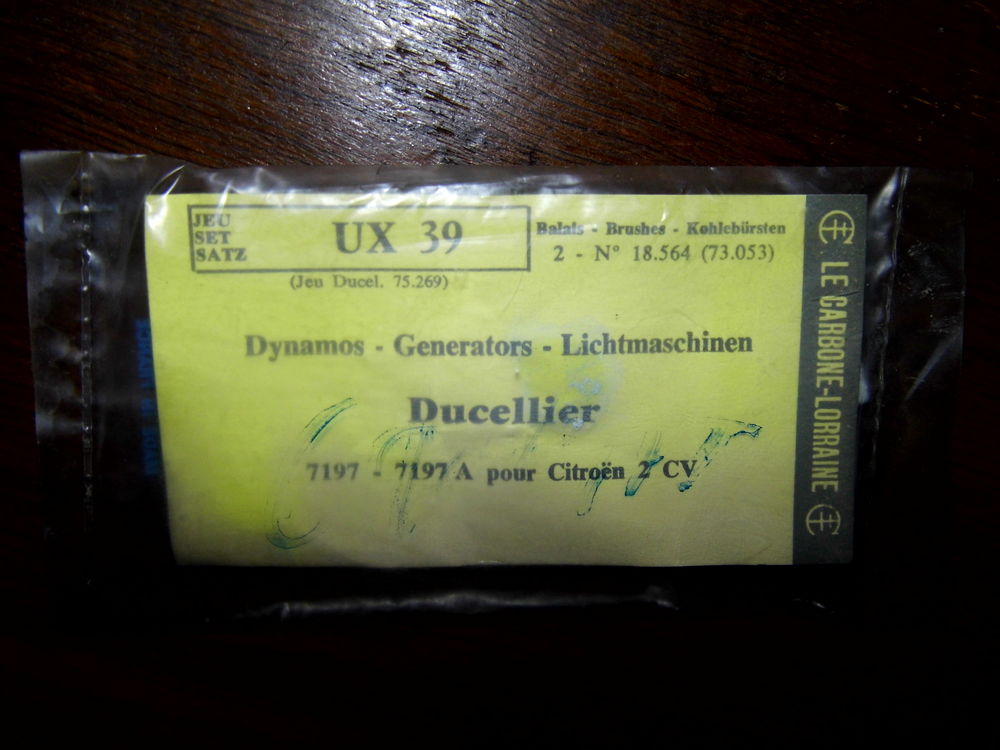 Jeu de 2 balais carbone lorraine Ducellier UX 39 charbons alternateur voiture ancienne Citroen 2 CV 