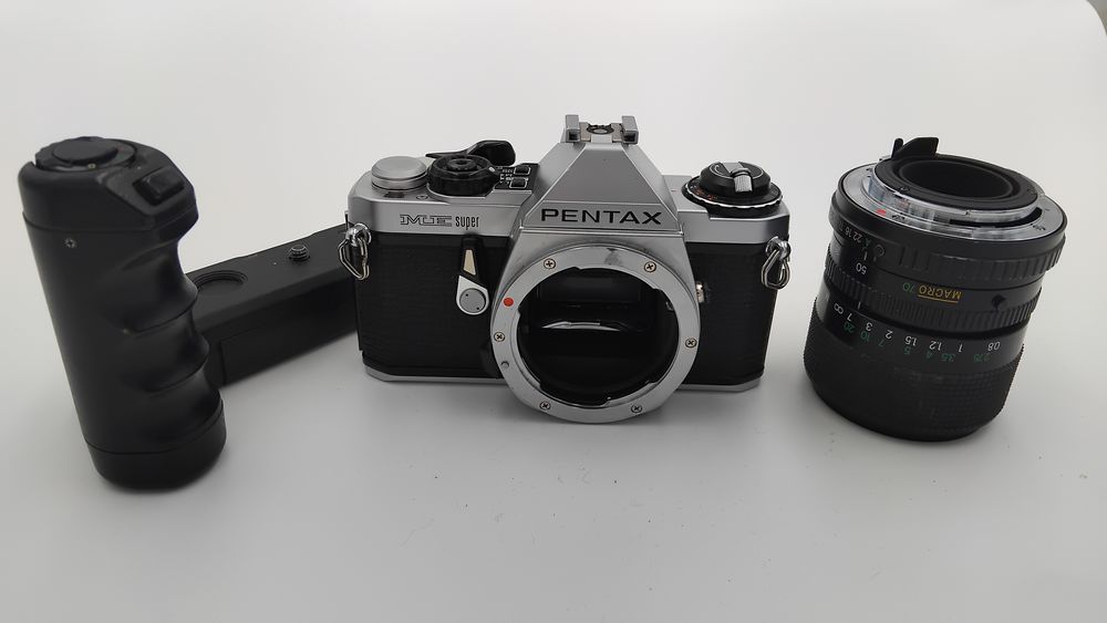 Pentax ME Super + Winder + 28-70 Exacta. Photos/Video/TV