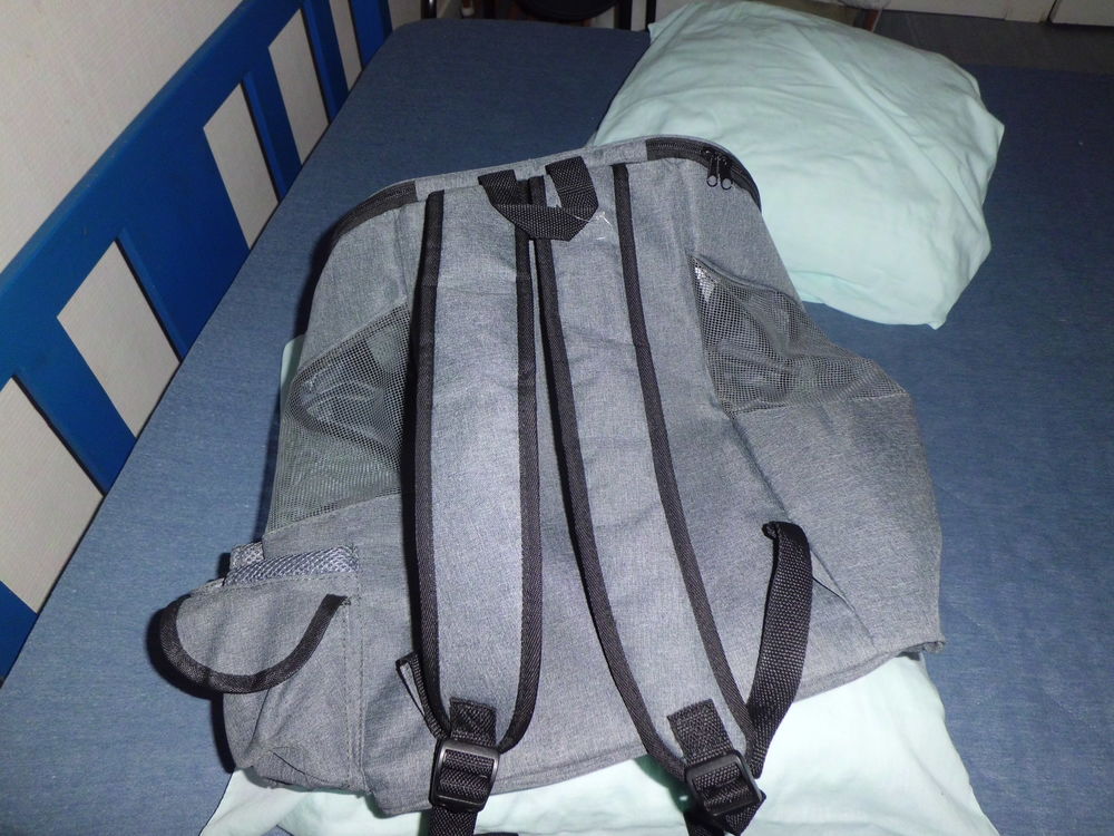sac &agrave; dos chat ou petit chien neuf Sports