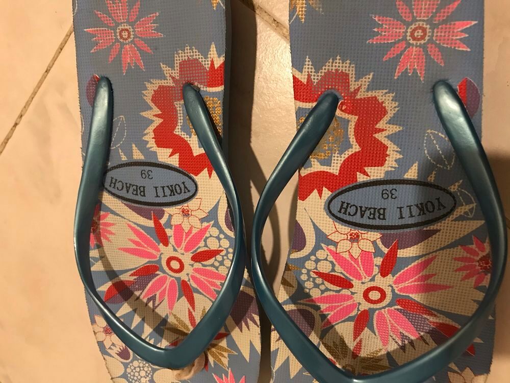 TONGS BLEUE A FLEUR Pointure 39 Chaussures
