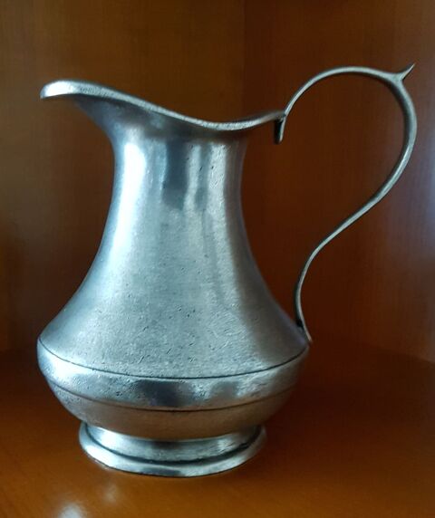 Pichet en tain 35 Marignane (13)