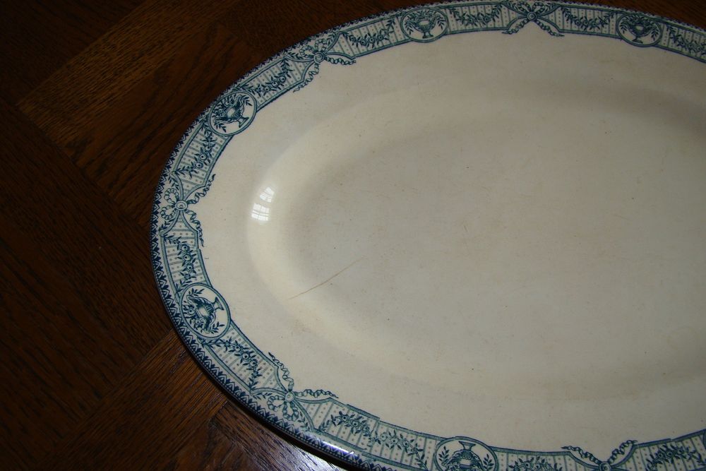 Plat de service ovale Terre de Fer Salins ann&eacute;es 1900 Décoration