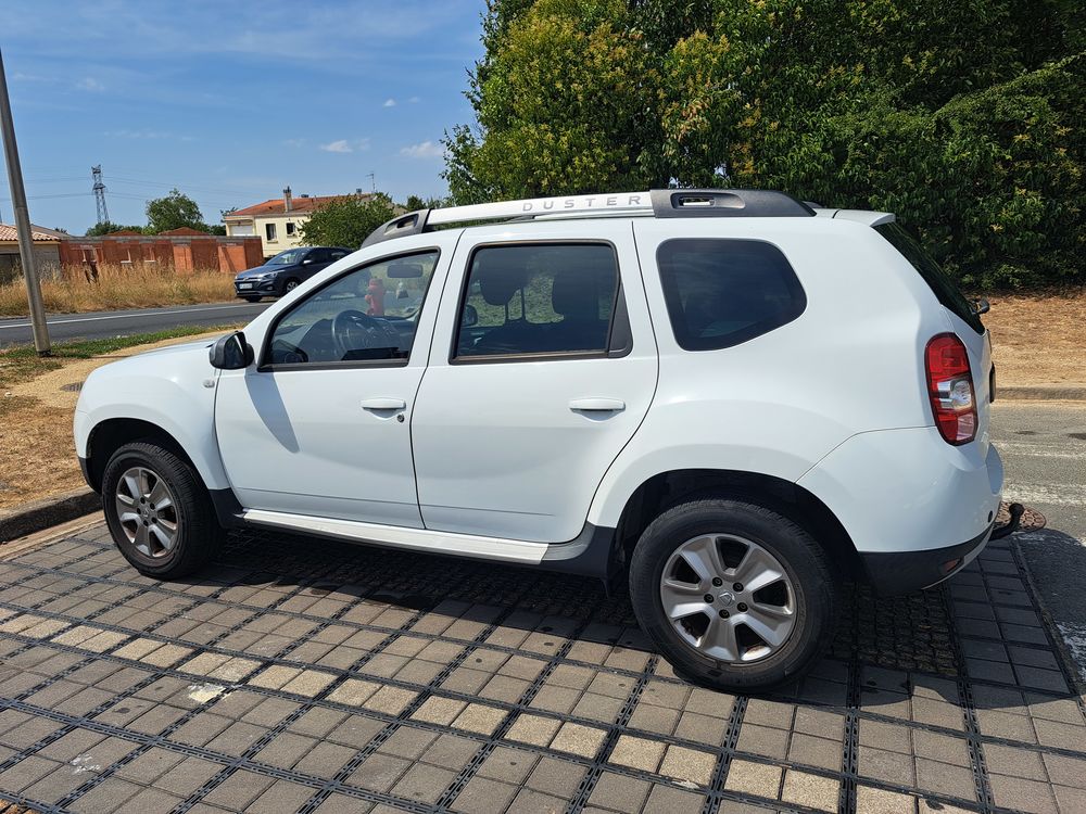 Duster 1.5 dCi 110 E6 4x2 SL 10 Ans 2015 occasion 17220 La Jarne