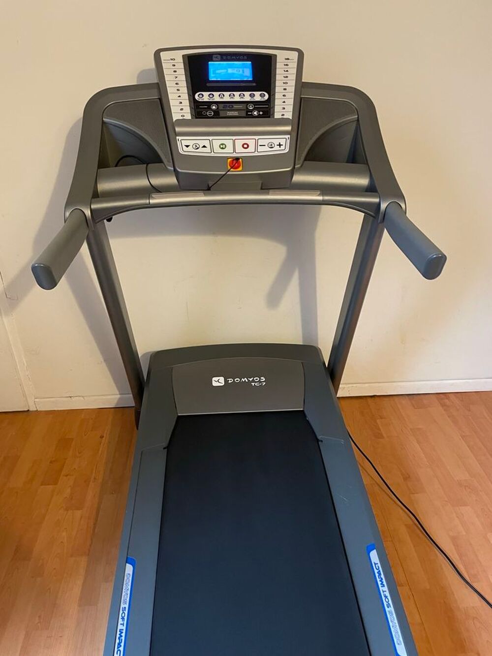 tapis de course DOMYOS TC7 tr&egrave;s peu servi Sports