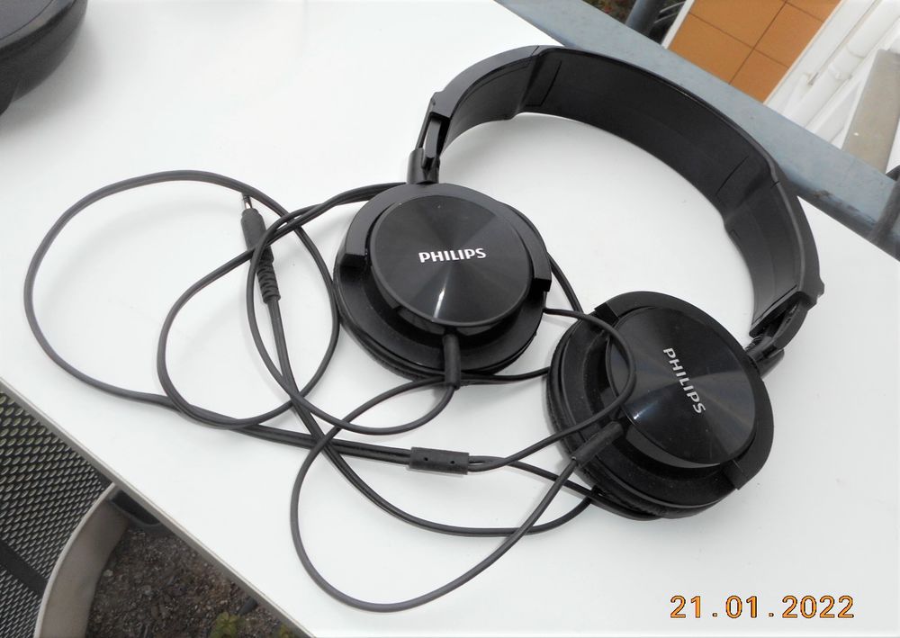 lecteur DVD portatif PHILIPS + adaptateur + casque Audio et hifi